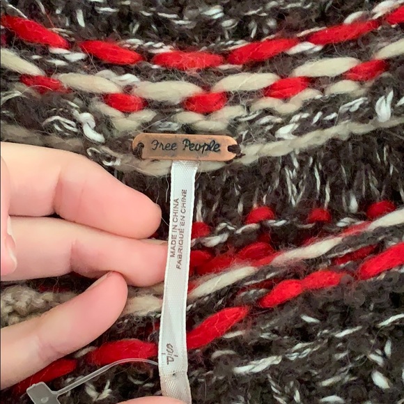 Free people chunky sweater😘 - Picture 2 of 3